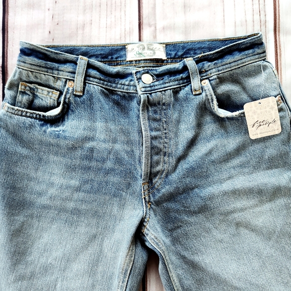 NWT We The Free People "Maggie" Mid Rise Straight Distressed Blue Jeans, Size 25 - Picture 5 of 13